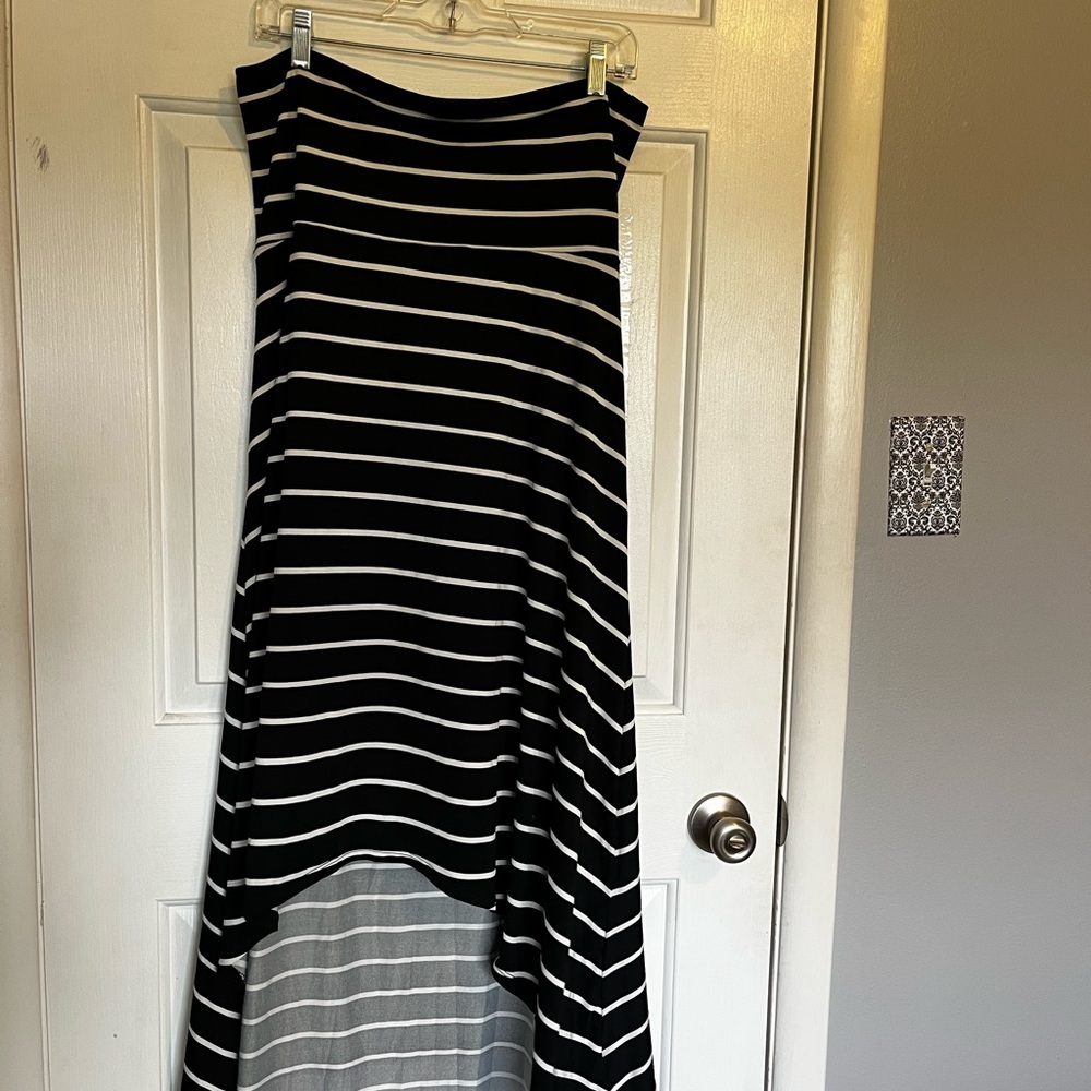 LuLaRoe Olivia Black and White Striped Skirt